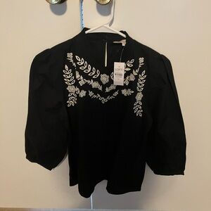 Beautiful black Loft summer top.